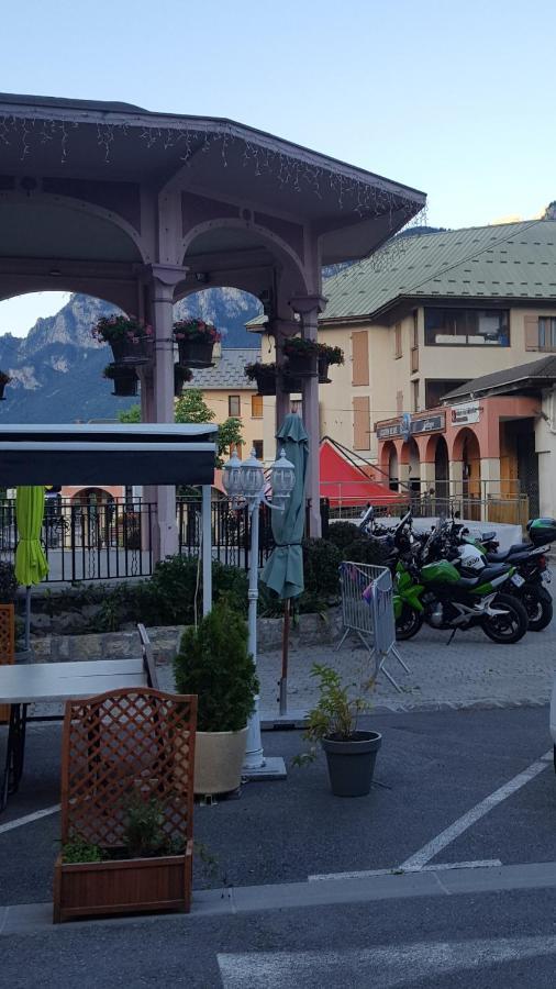 Hotel Restaurant Glaizette LʼArgentière-la-Bessée Εξωτερικό φωτογραφία